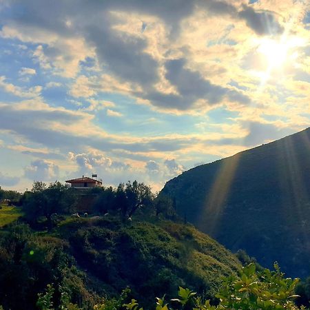 Philoxenia Guest House Himare Buitenkant foto