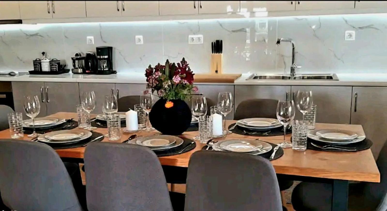 Philoxenia Guest House Himare Buitenkant foto