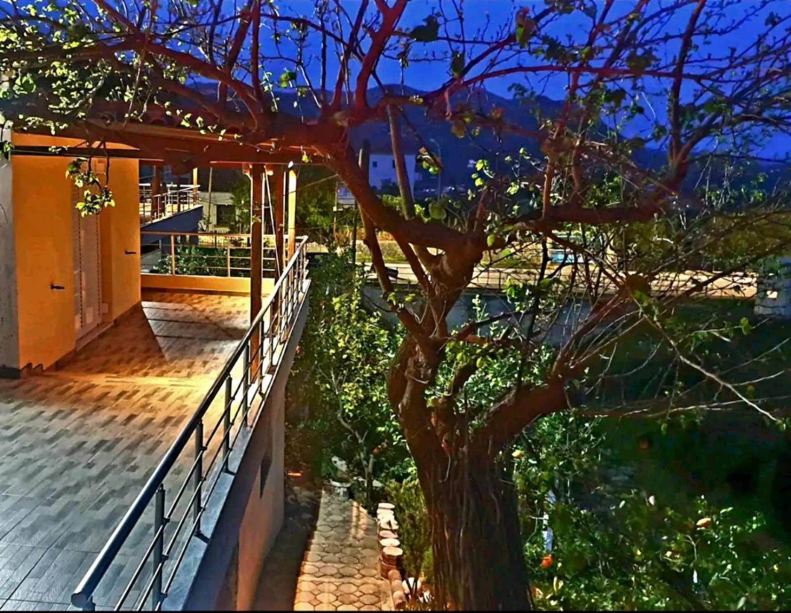 Philoxenia Guest House Himare Buitenkant foto