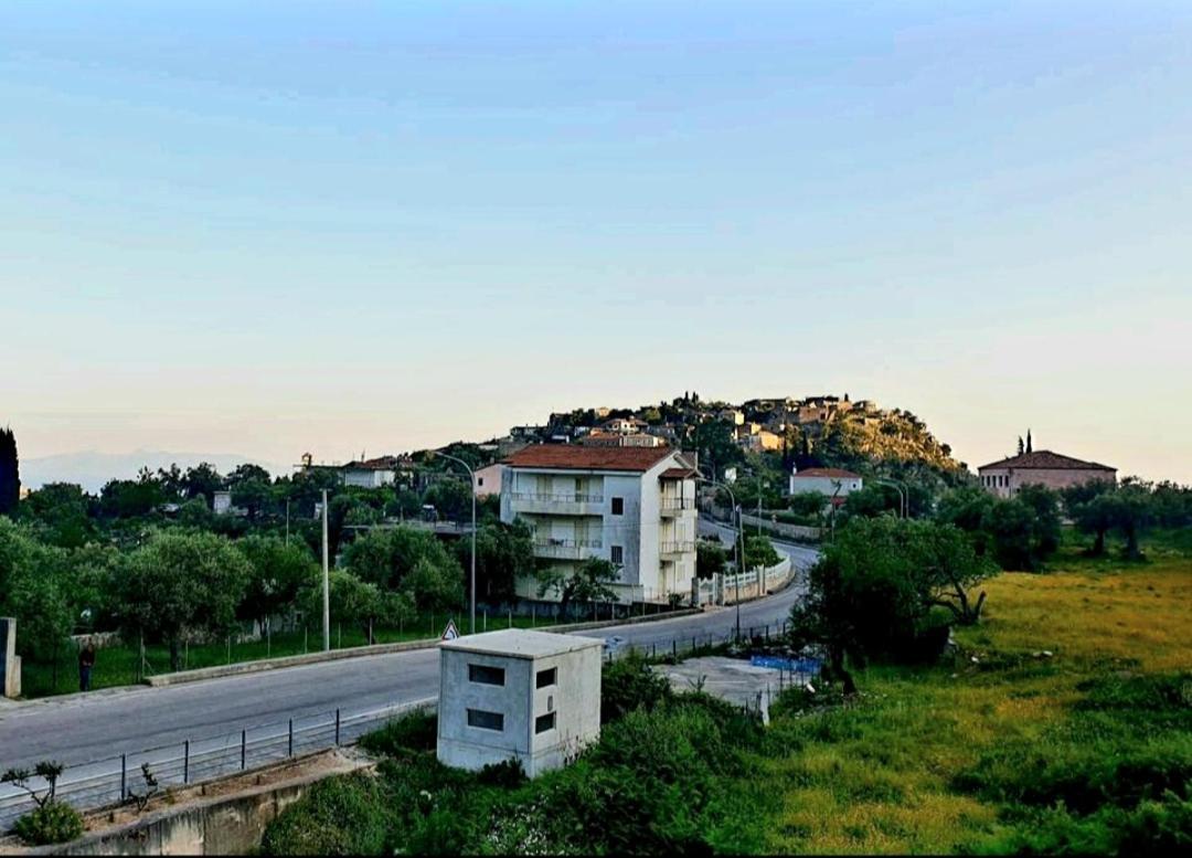 Philoxenia Guest House Himare Buitenkant foto