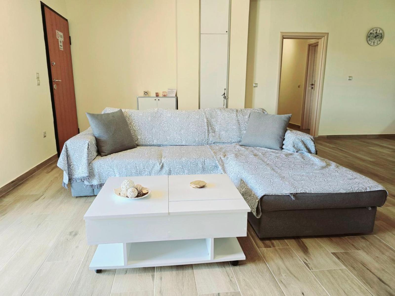 Philoxenia Guest House Himare Buitenkant foto