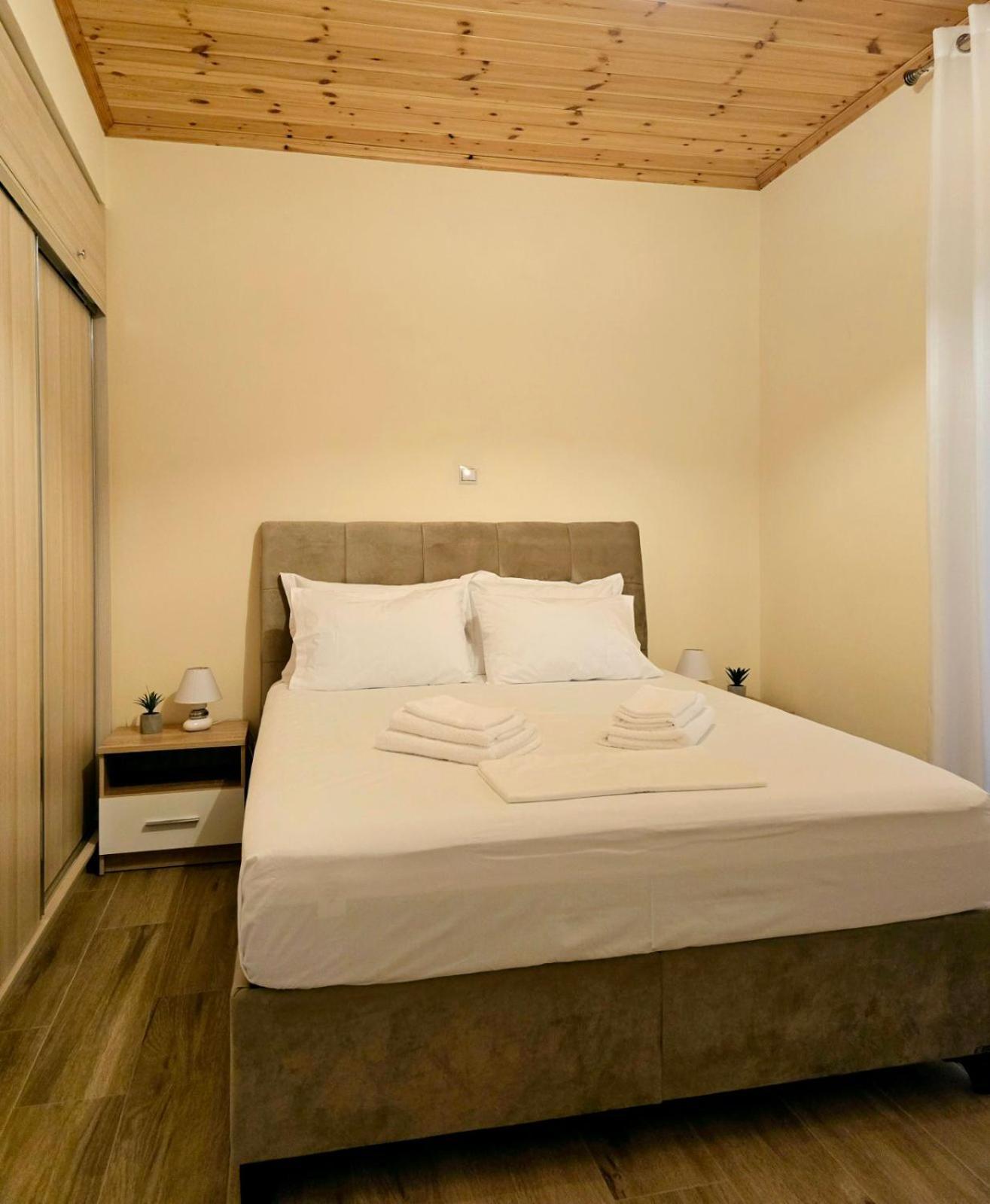 Philoxenia Guest House Himare Buitenkant foto