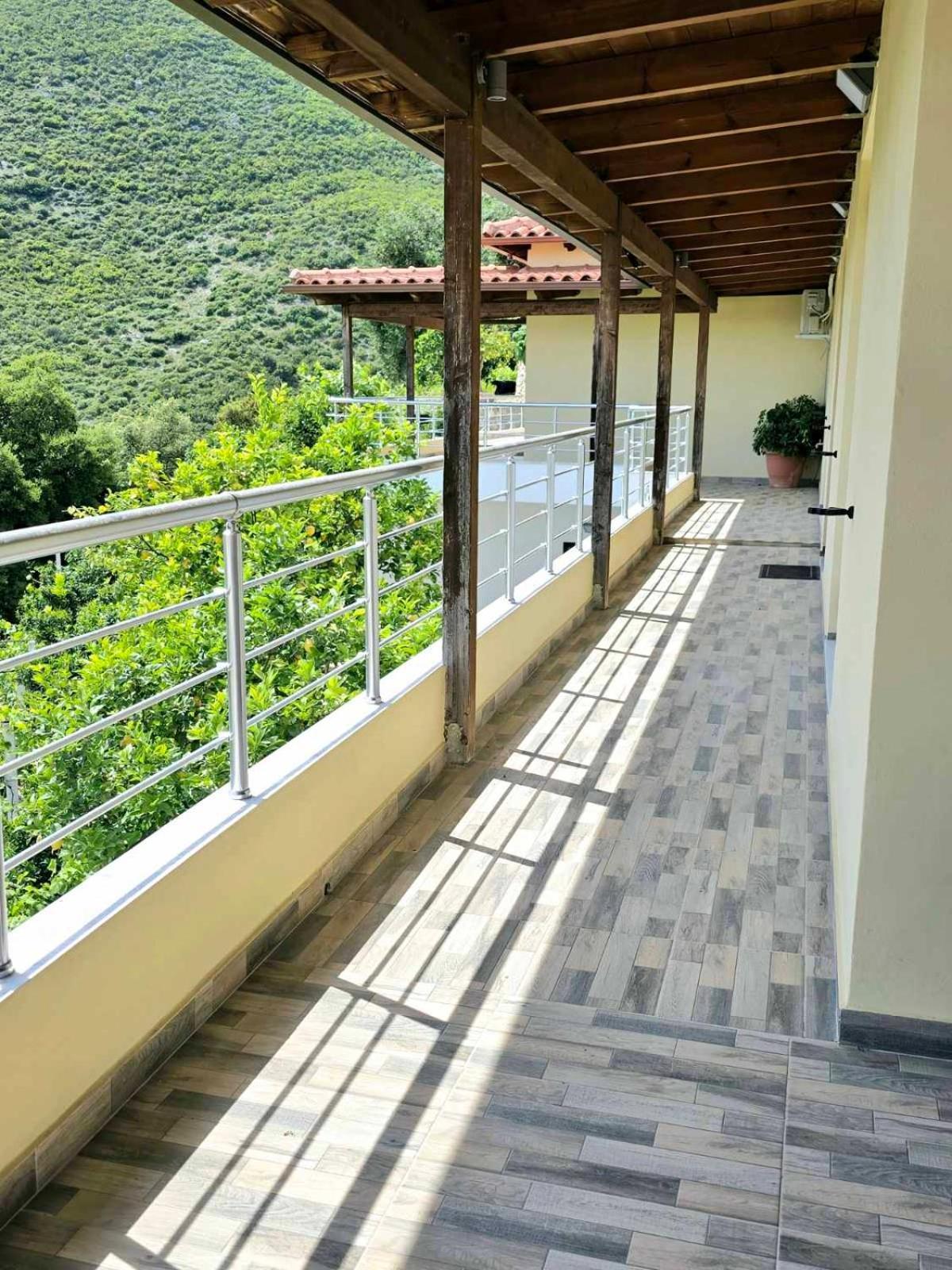 Philoxenia Guest House Himare Buitenkant foto