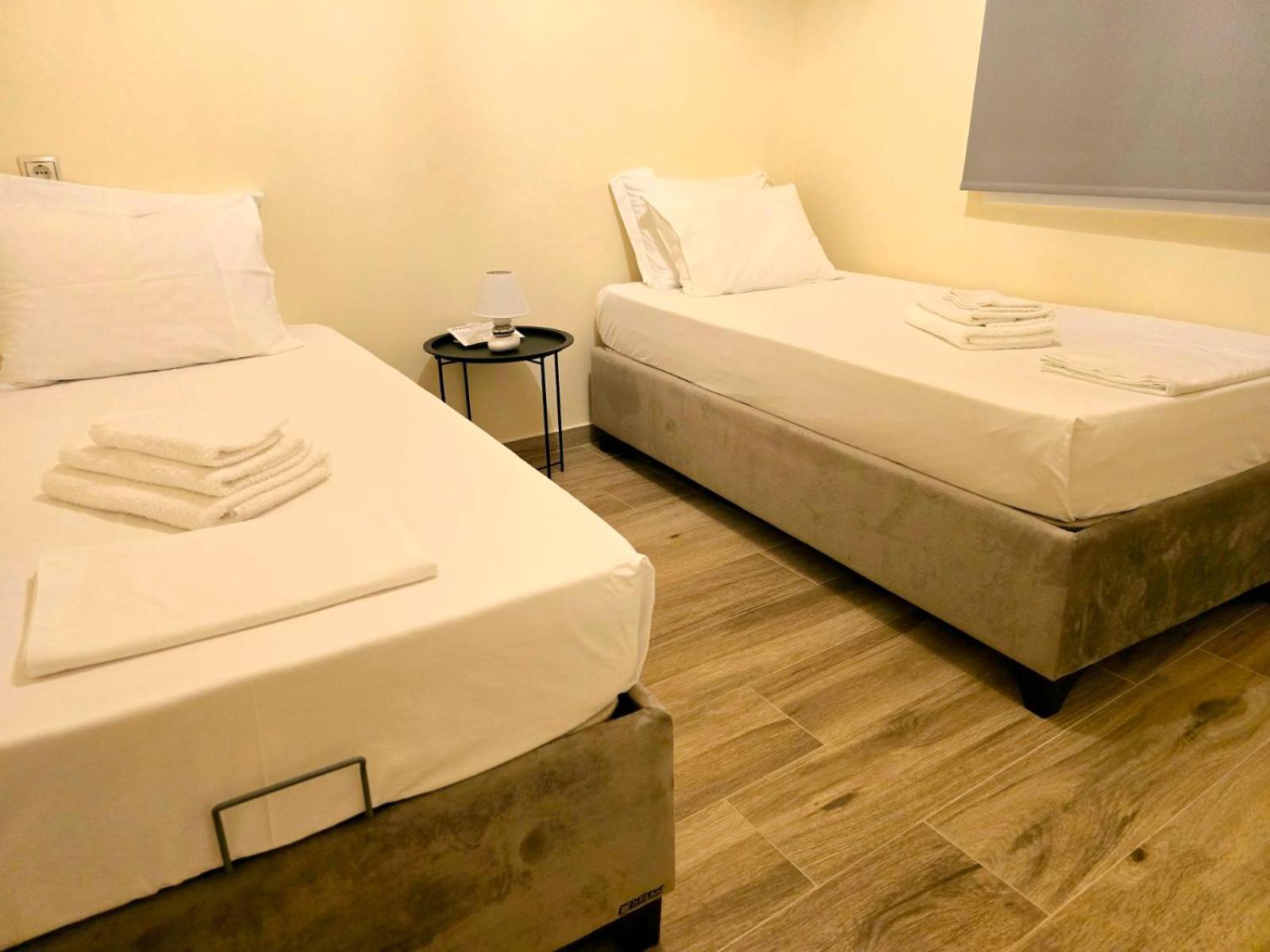 Philoxenia Guest House Himare Buitenkant foto