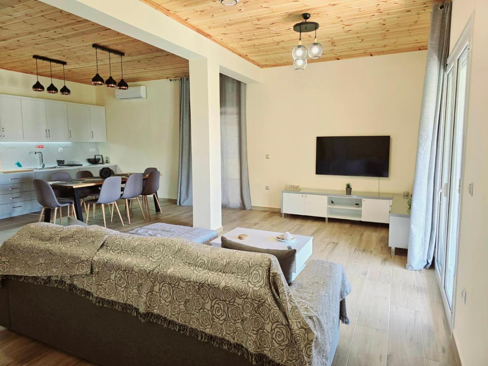 Philoxenia Guest House Himare Buitenkant foto