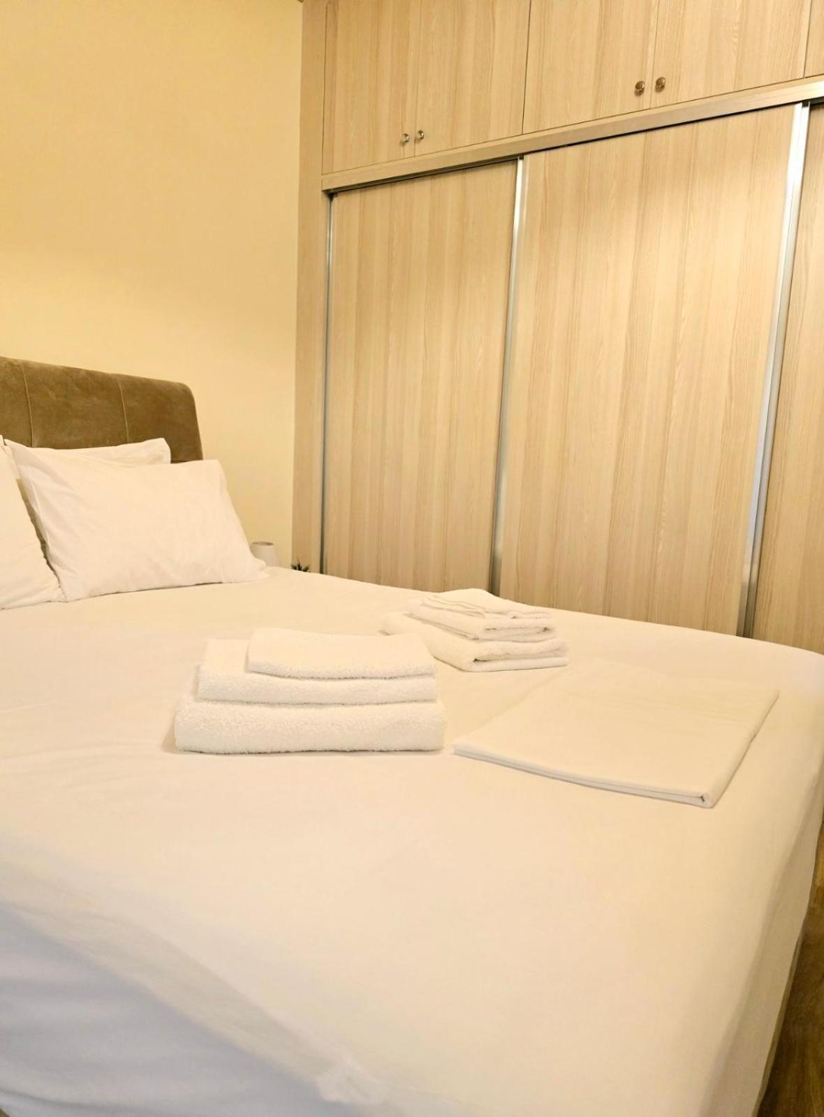 Philoxenia Guest House Himare Buitenkant foto