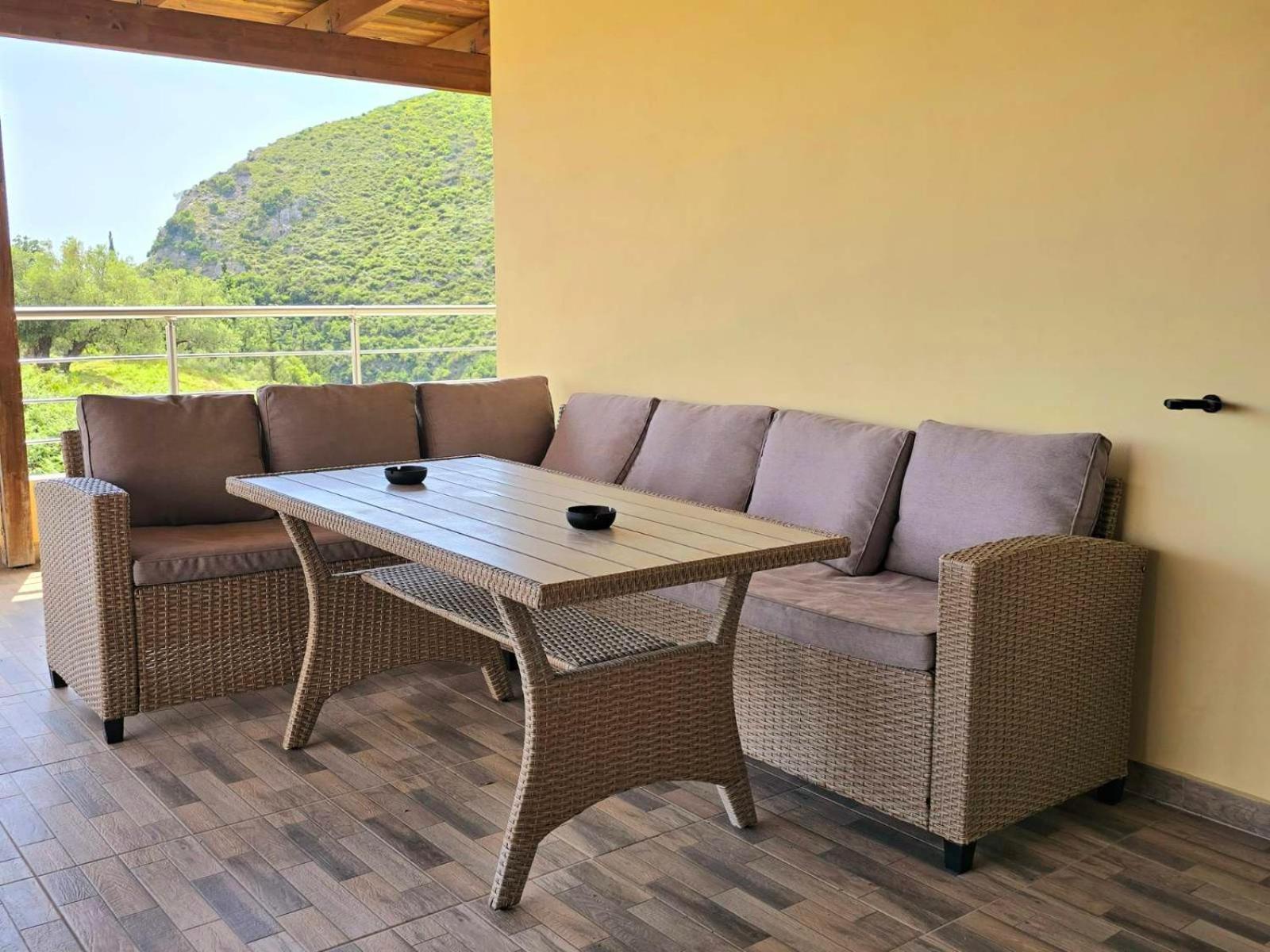 Philoxenia Guest House Himare Buitenkant foto