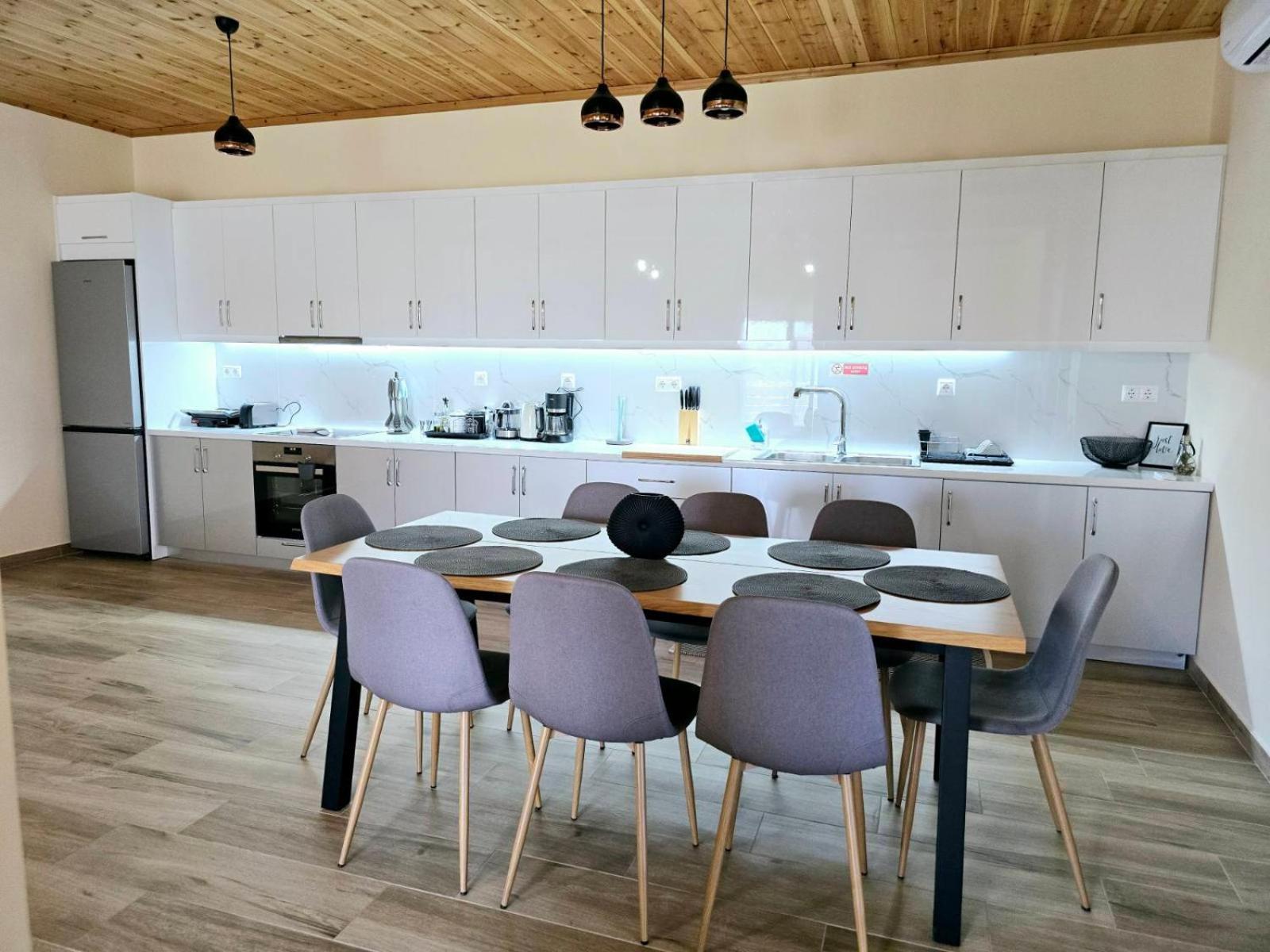 Philoxenia Guest House Himare Buitenkant foto