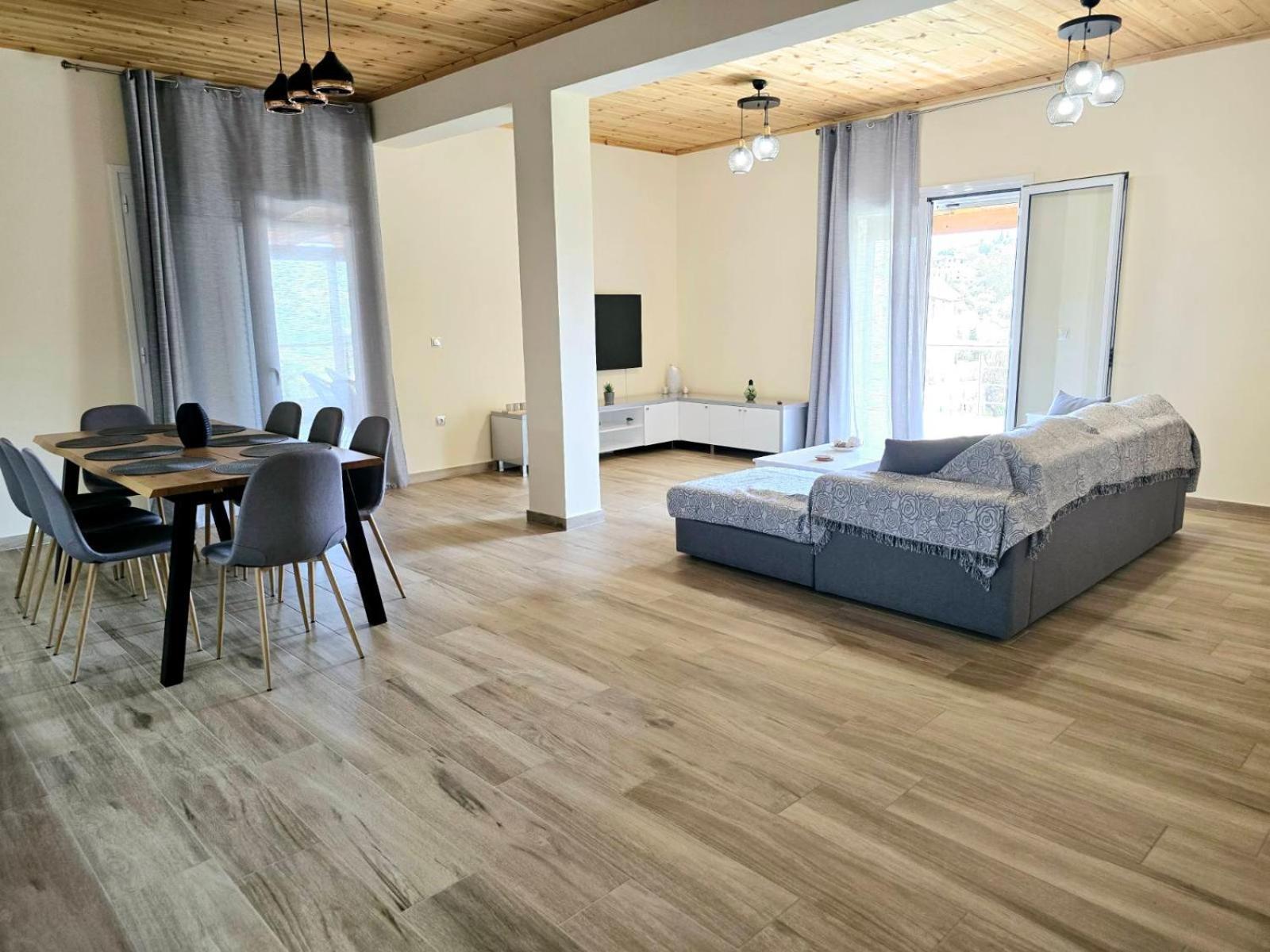 Philoxenia Guest House Himare Buitenkant foto