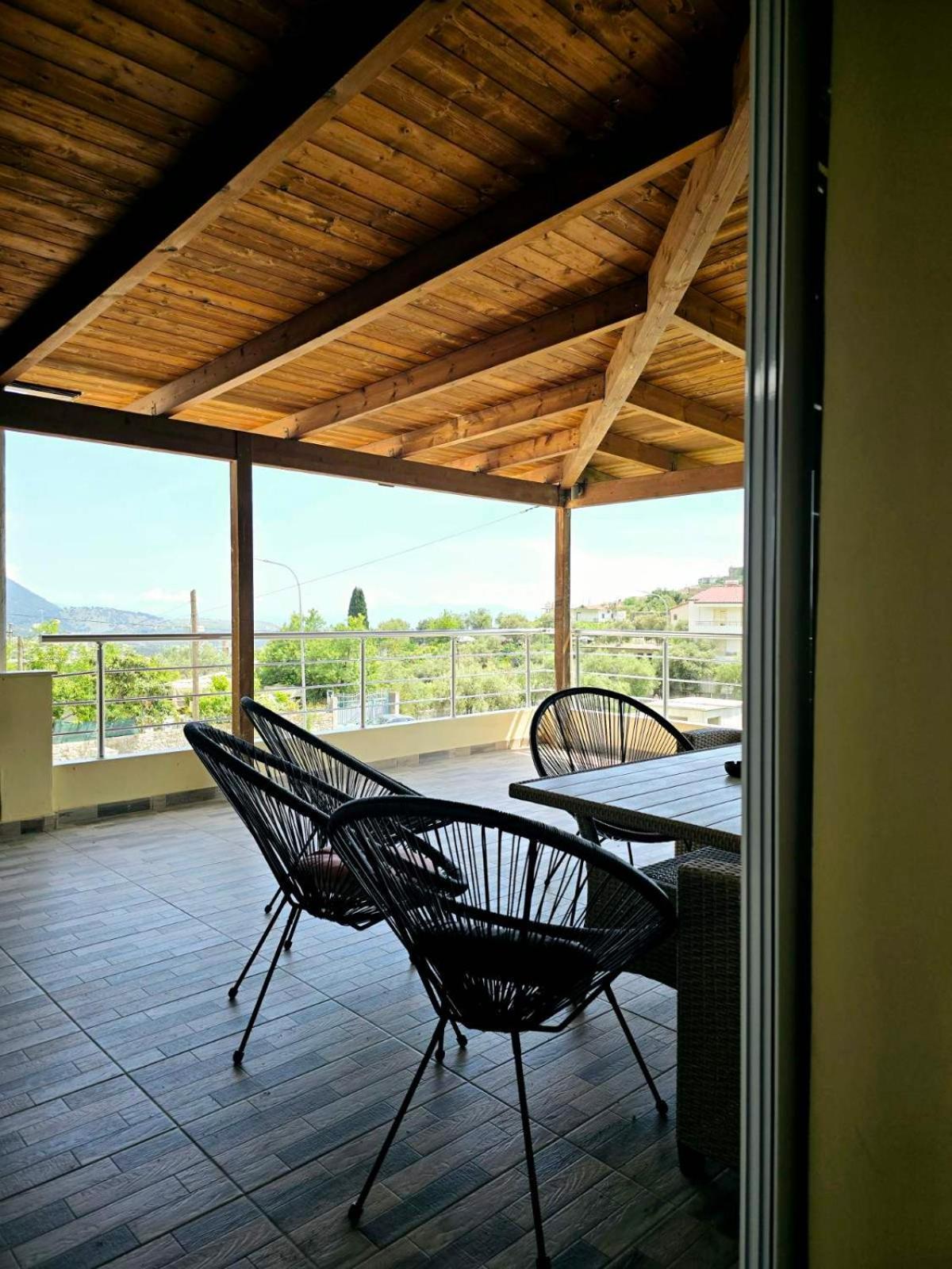 Philoxenia Guest House Himare Buitenkant foto